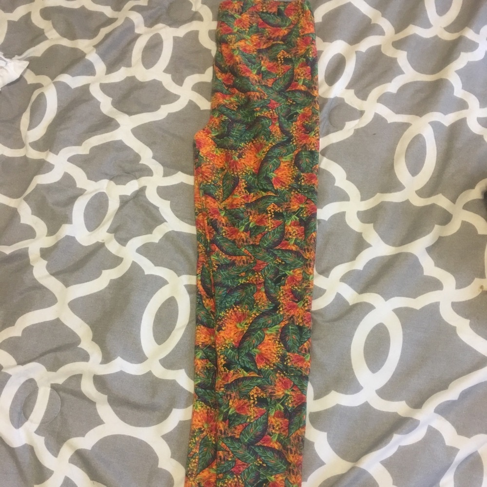 LulaRoe leggings.